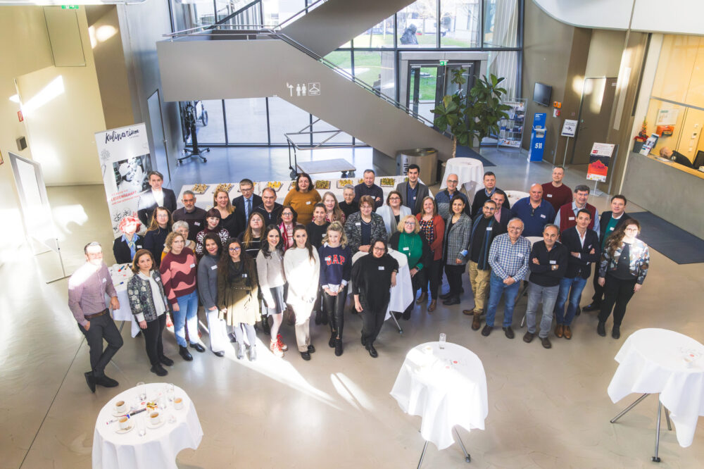 CA22127 CODE-YAA@PC-EDU GM1 GroupPhoto